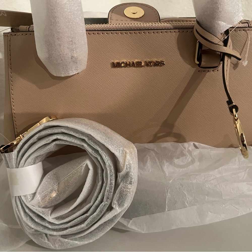 Michael Kors crossbody, never been used!!